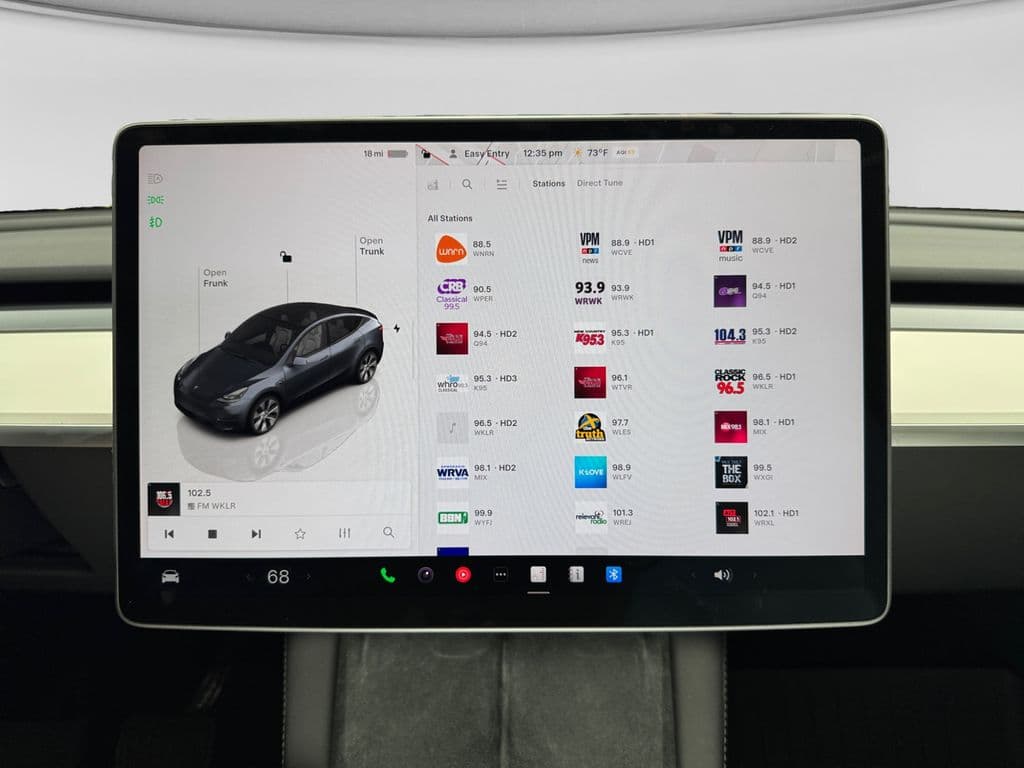 2023 Tesla Model Y view 15