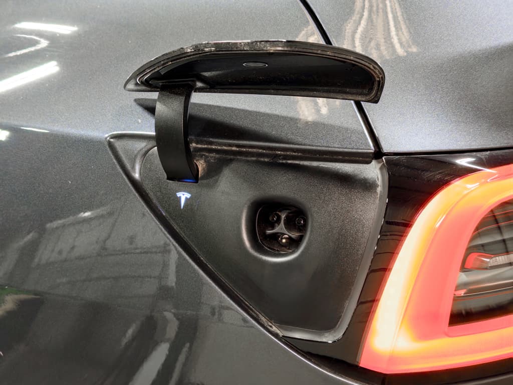 2023 Tesla Model Y view 5