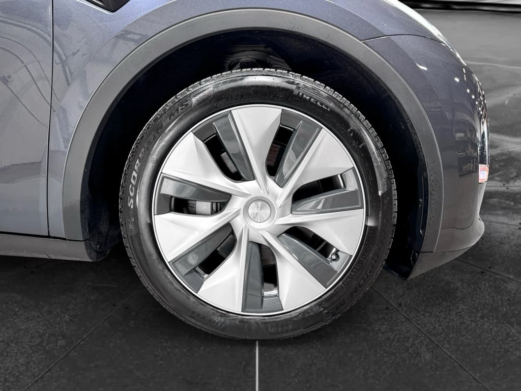 2023 Tesla Model Y view 33