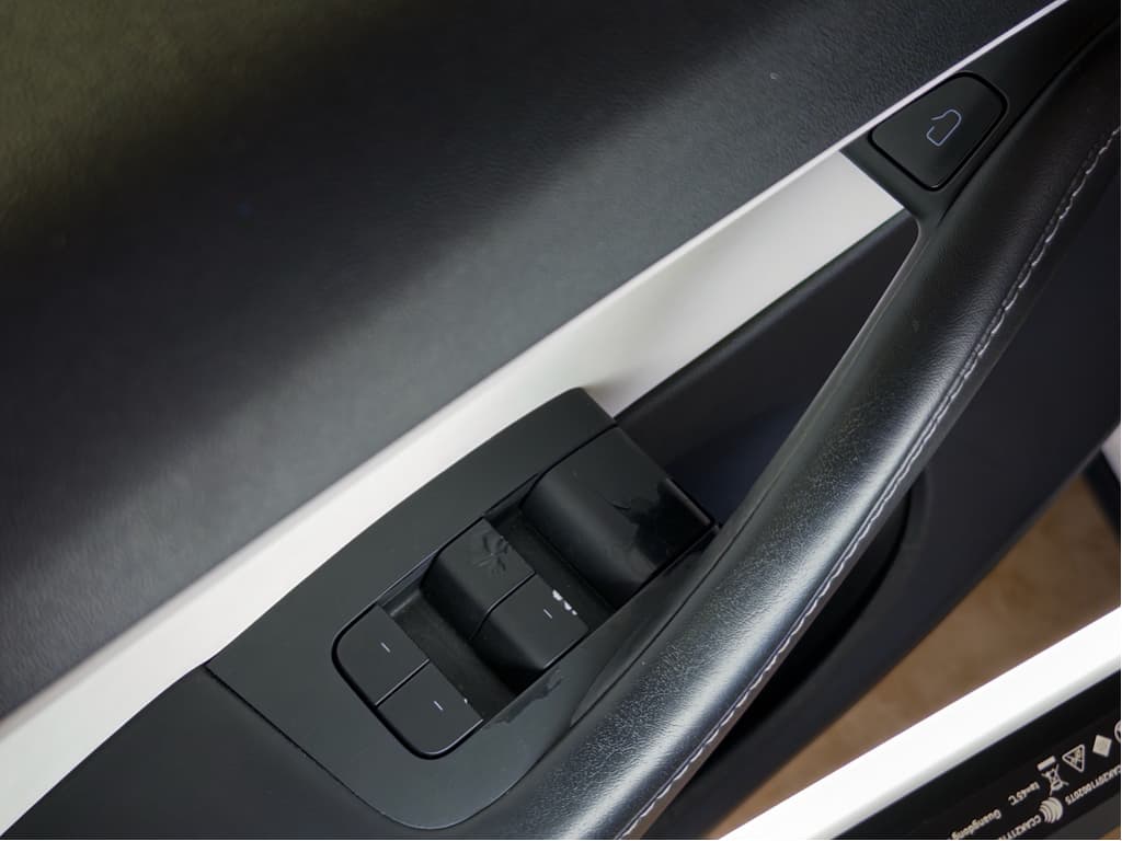 2021 Tesla Model Y view 7