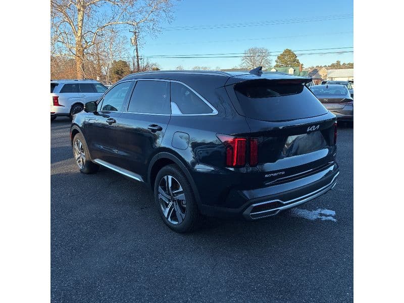 2023 Kia Sorento Plug-in Hybrid view 2