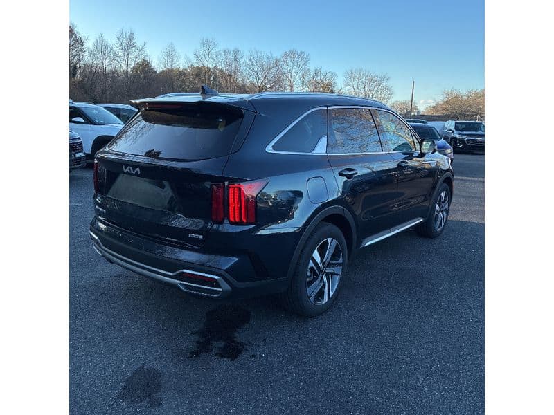 2023 Kia Sorento Plug-in Hybrid view 3