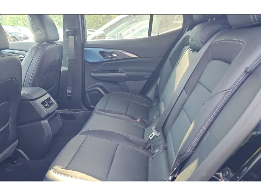 2025 Chevrolet Equinox EV view 6