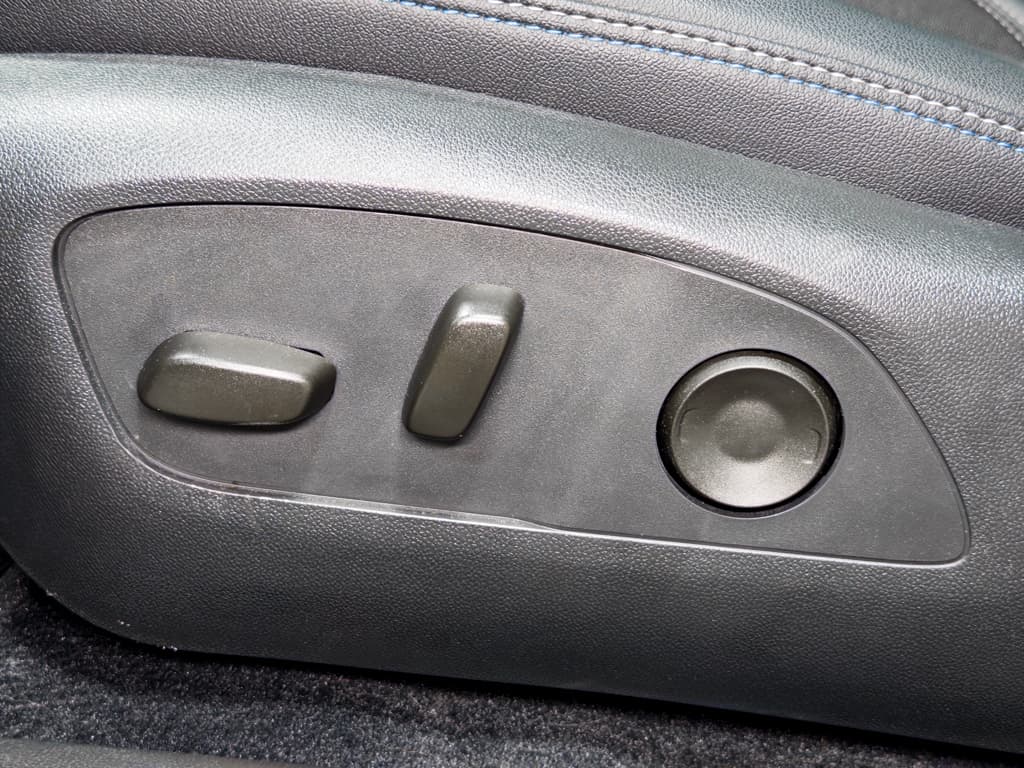 2025 Chevrolet Equinox EV view 7