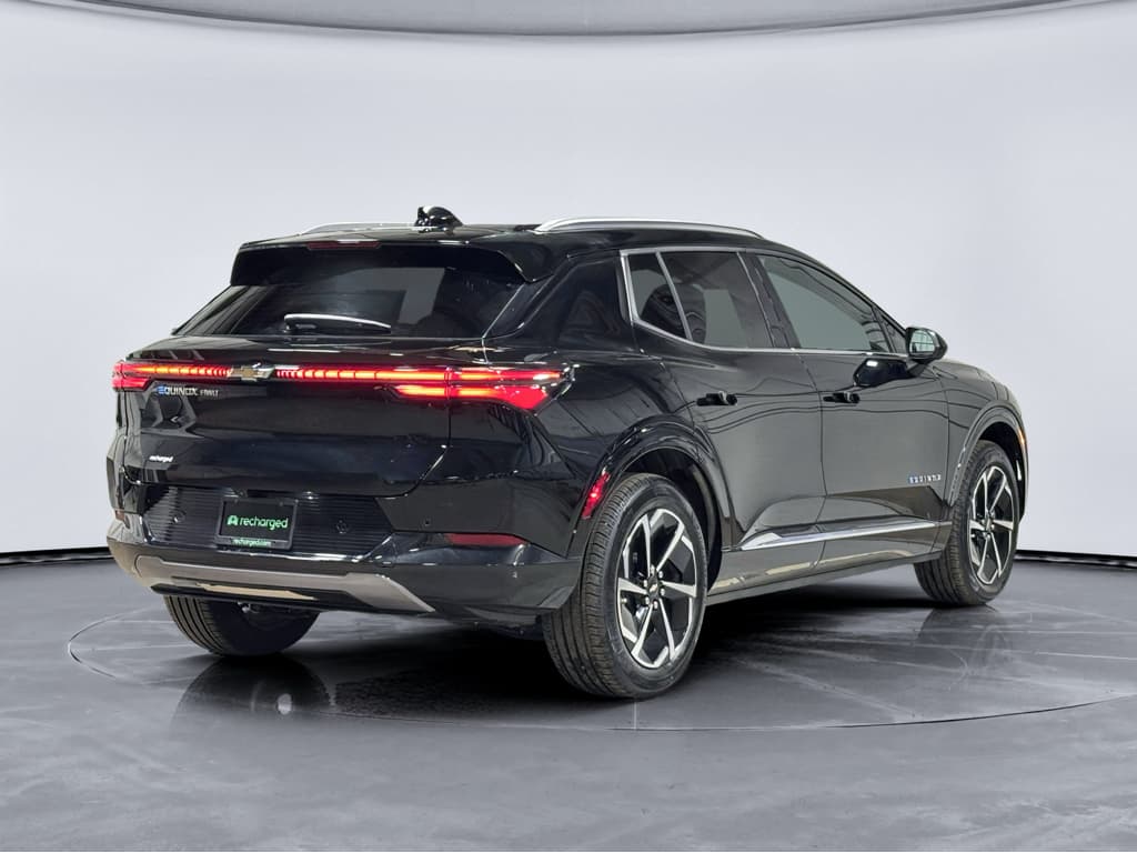 2025 Chevrolet Equinox EV view 3
