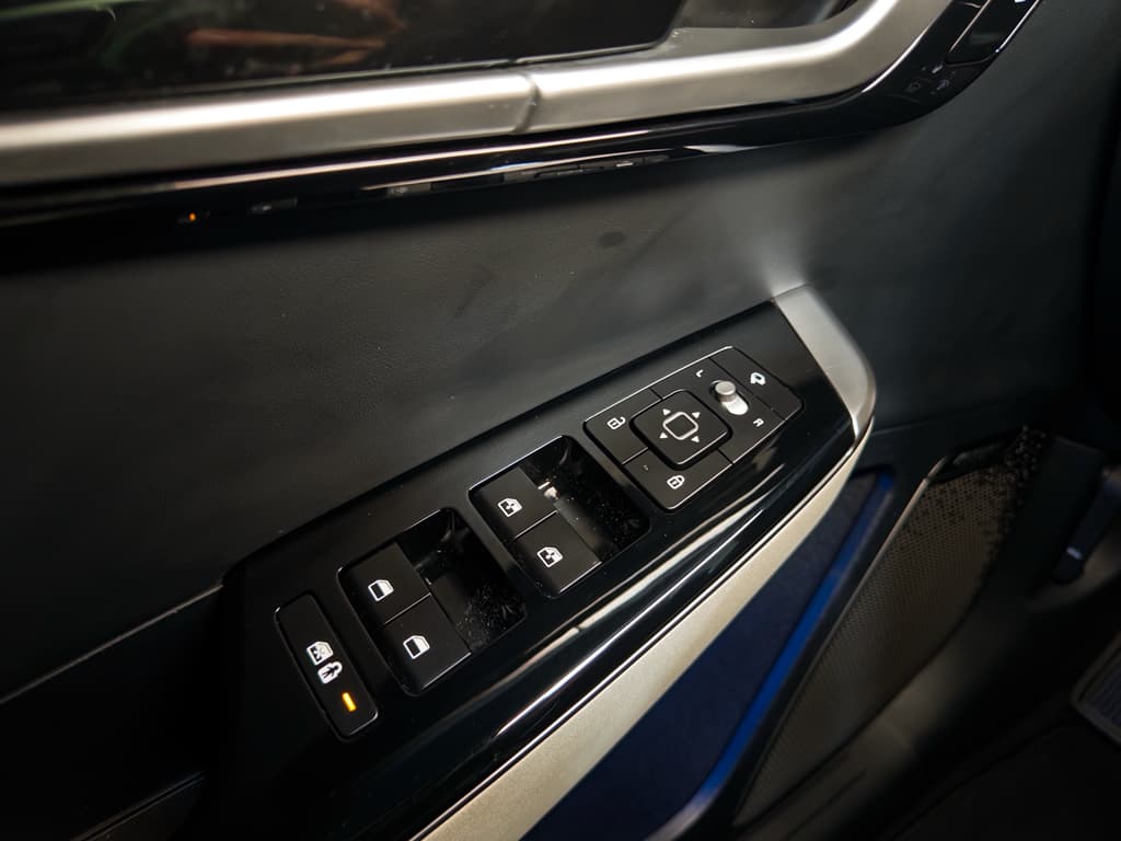 2024 Kia EV6 view 7