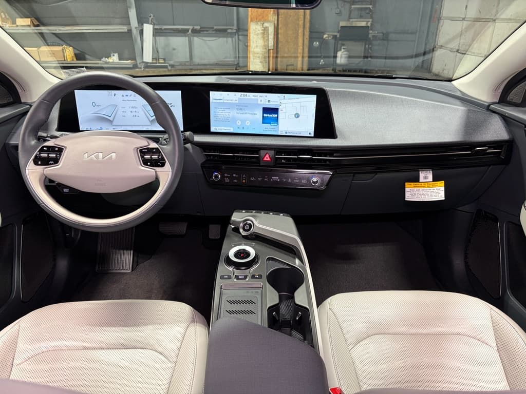 2024 Kia EV6 view 17