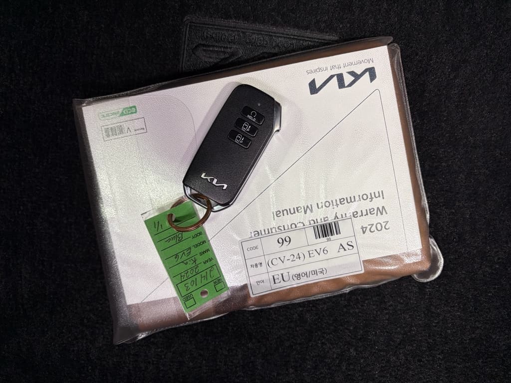 2024 Kia EV6 view 24