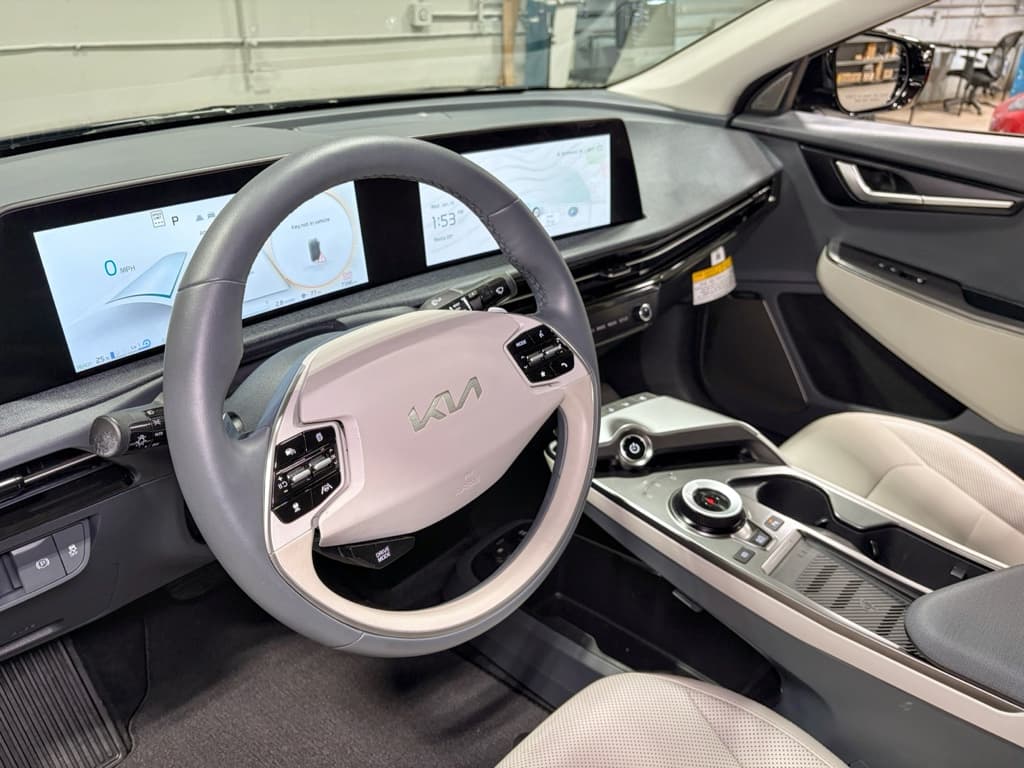 2024 Kia EV6 view 19