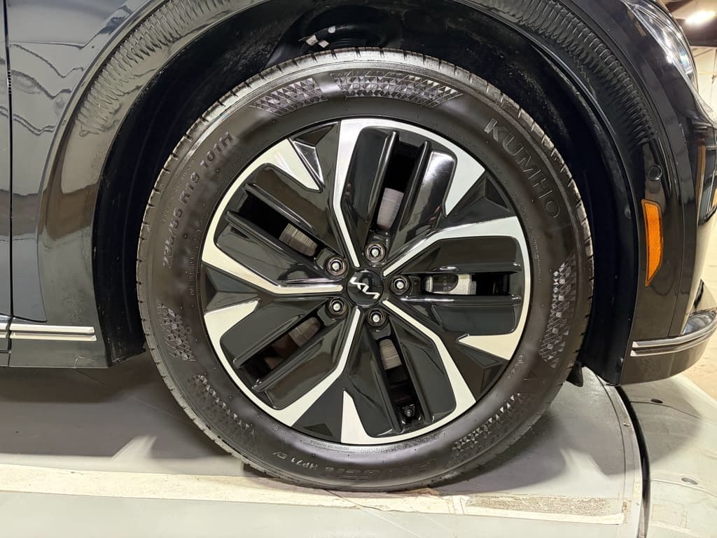 2024 Kia EV6 view 32