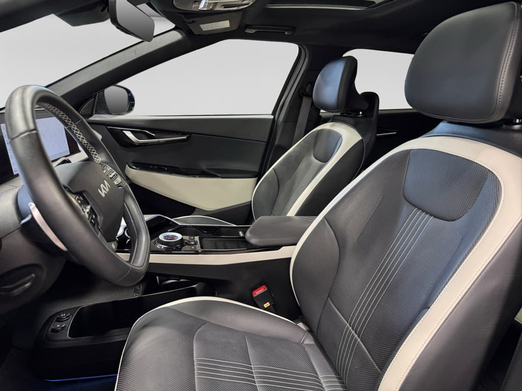 2024 Kia EV6 view 17