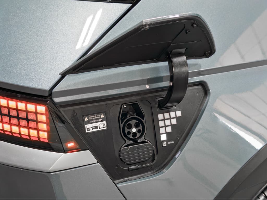 2023 Hyundai IONIQ 5 view 5