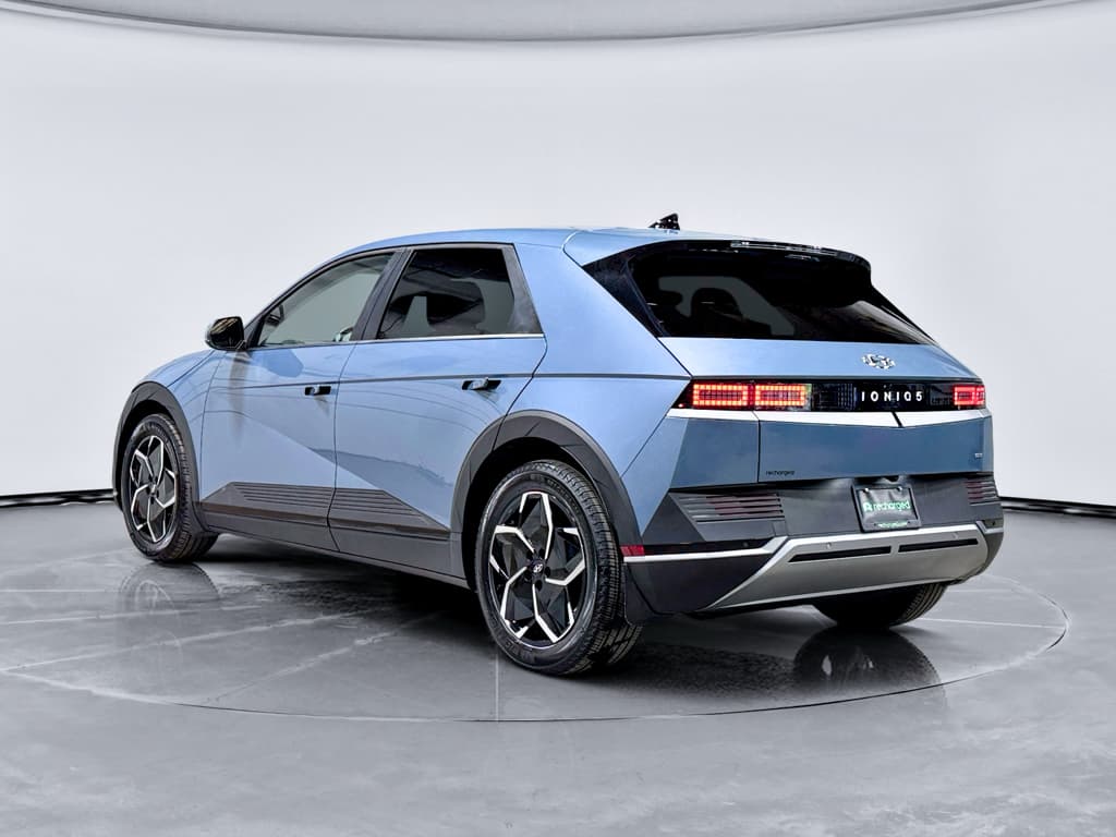2023 Hyundai IONIQ 5 view 2
