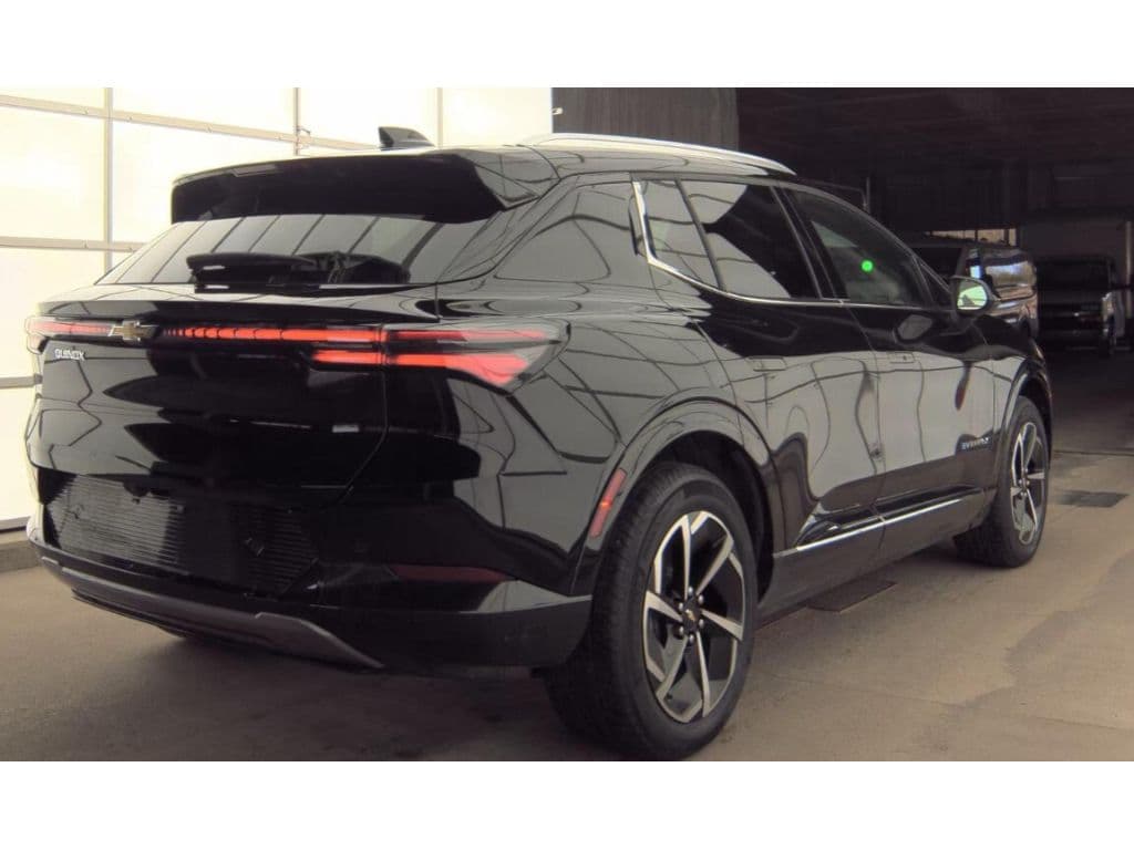 2025 Chevrolet Equinox EV view 3