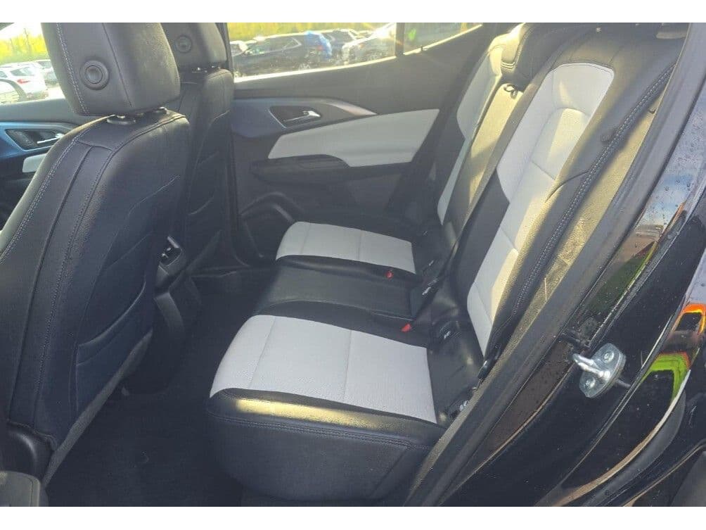 2025 Chevrolet Equinox EV view 6