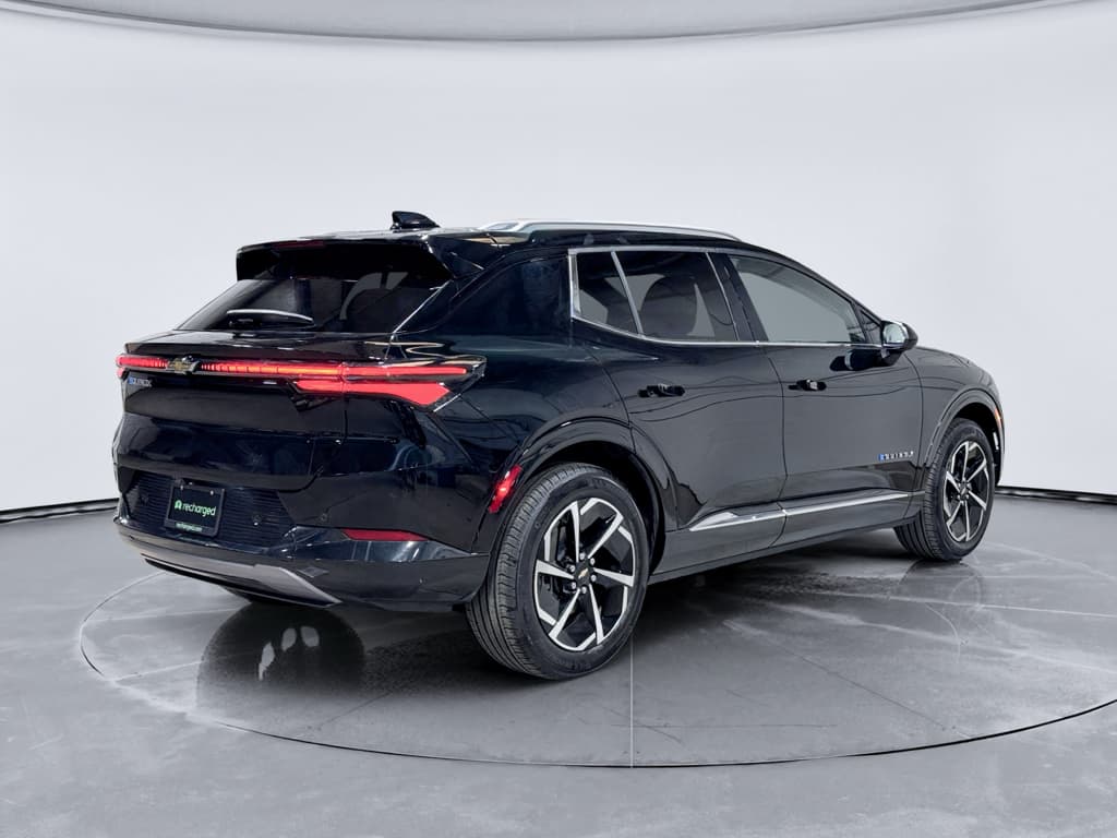 2025 Chevrolet Equinox EV view 3