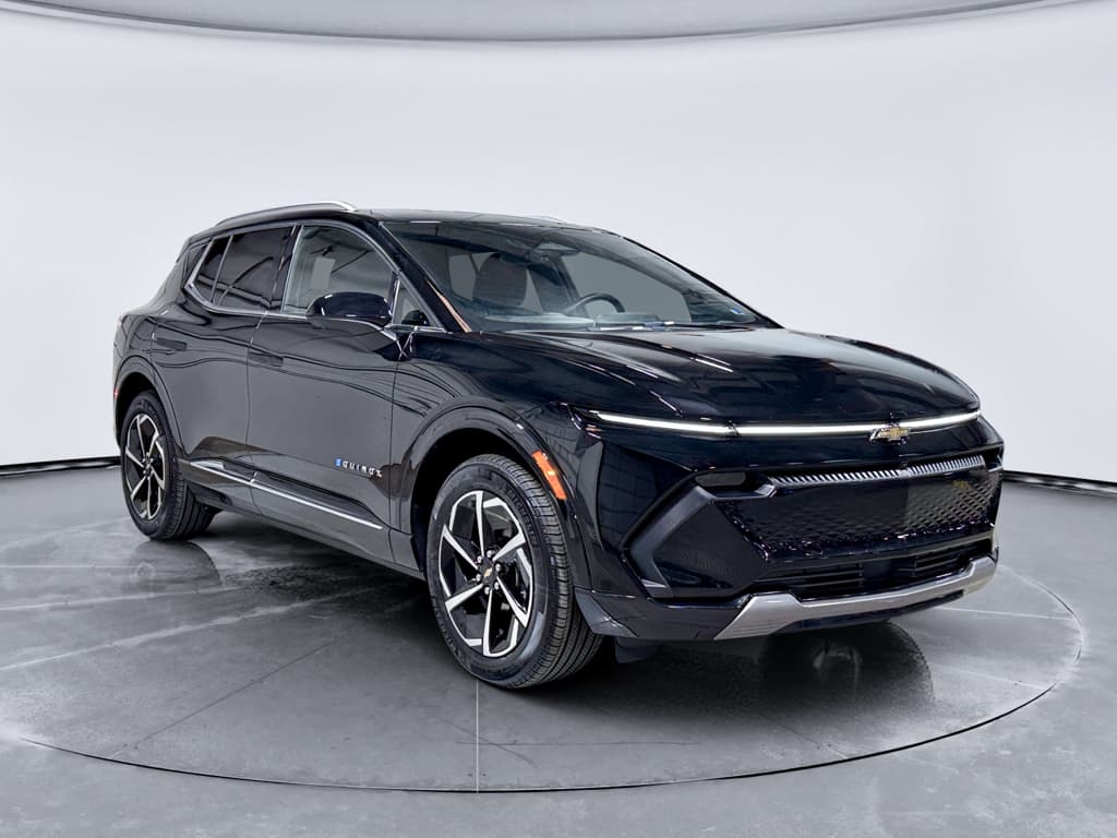 2025 Chevrolet Equinox EV view 4