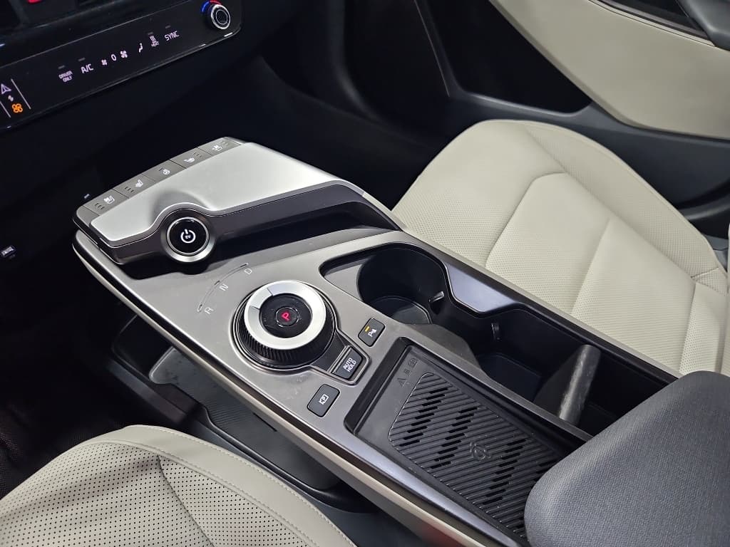 2024 Kia EV6 view 18
