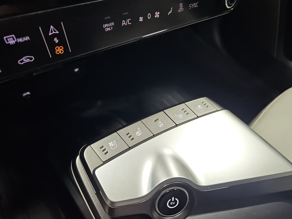 2024 Kia EV6 view 19