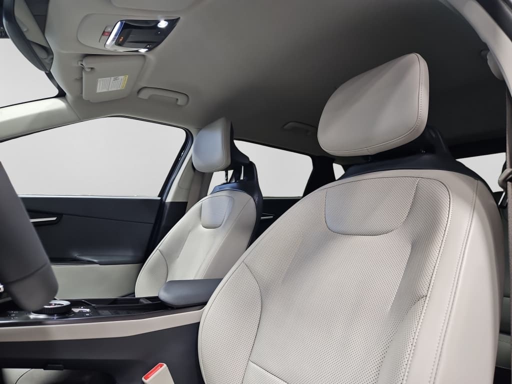 2024 Kia EV6 view 27