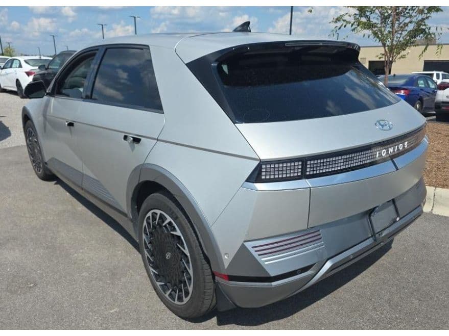 2023 Hyundai IONIQ 5 view 4
