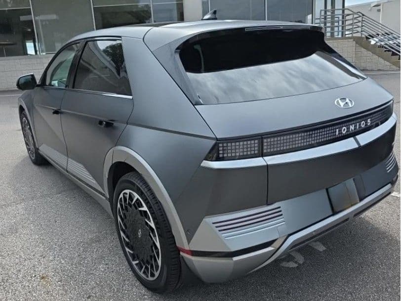 2023 Hyundai IONIQ 5 view 4