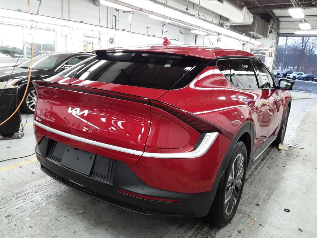 2024 Kia EV6 view 4