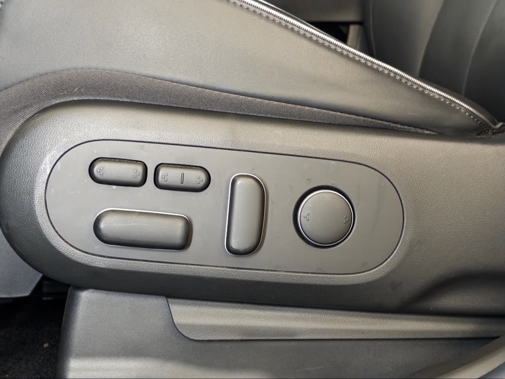 2023 Hyundai IONIQ 5 view 7