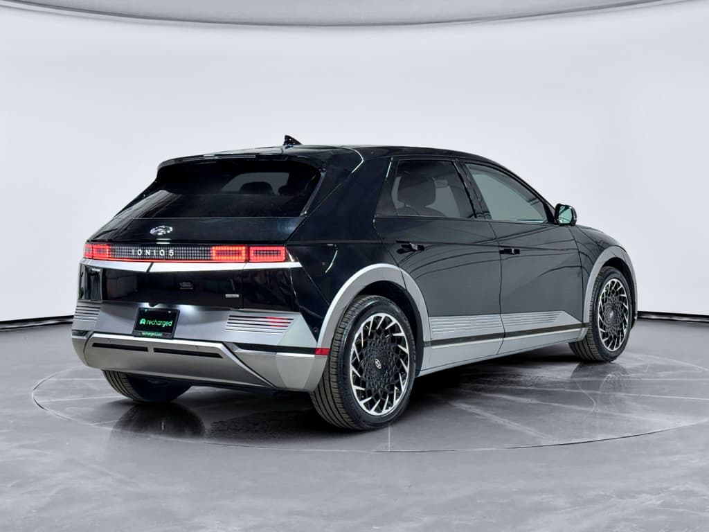 2023 Hyundai IONIQ 5 view 3