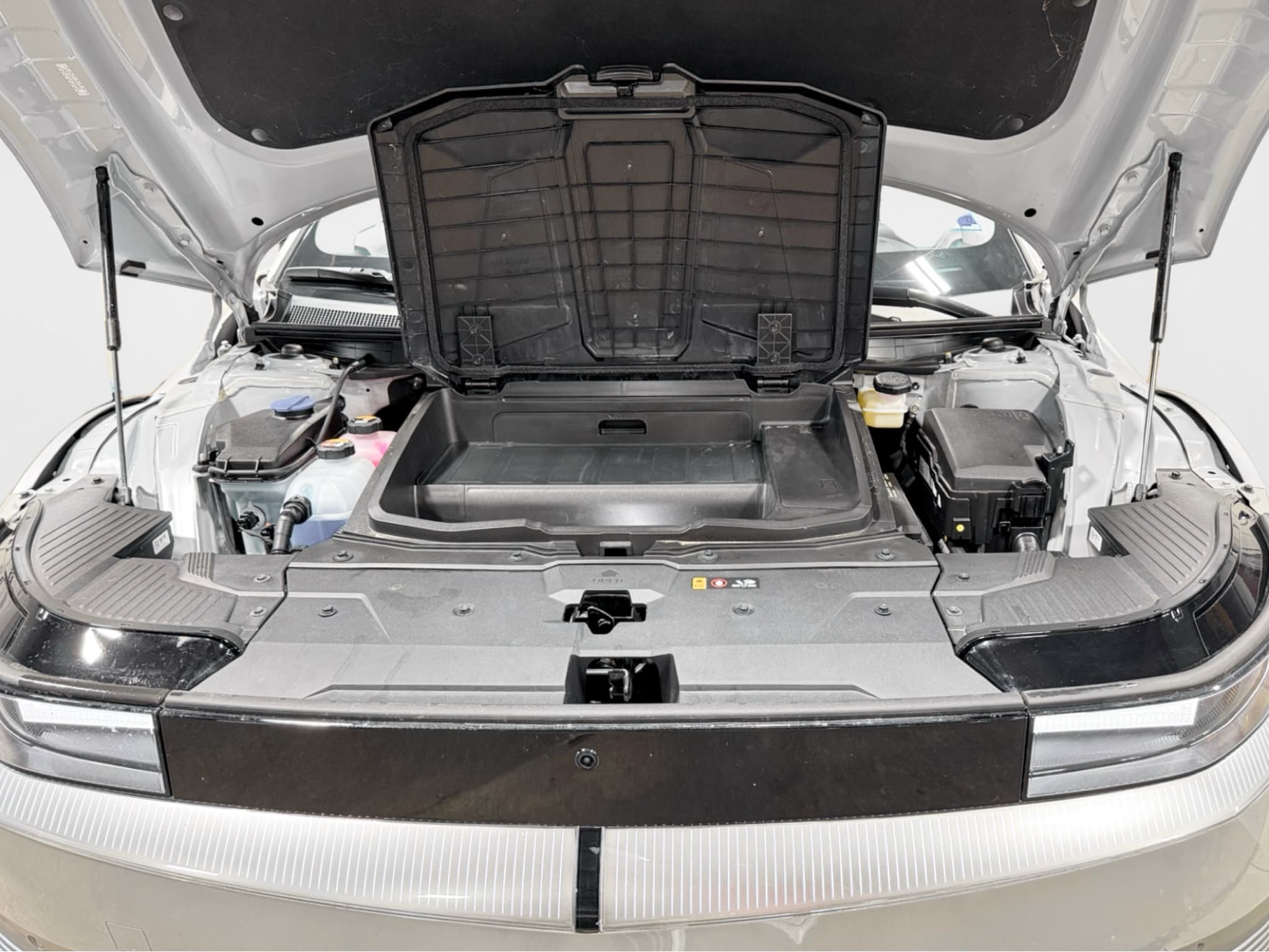 2023 Hyundai IONIQ 5 view 24
