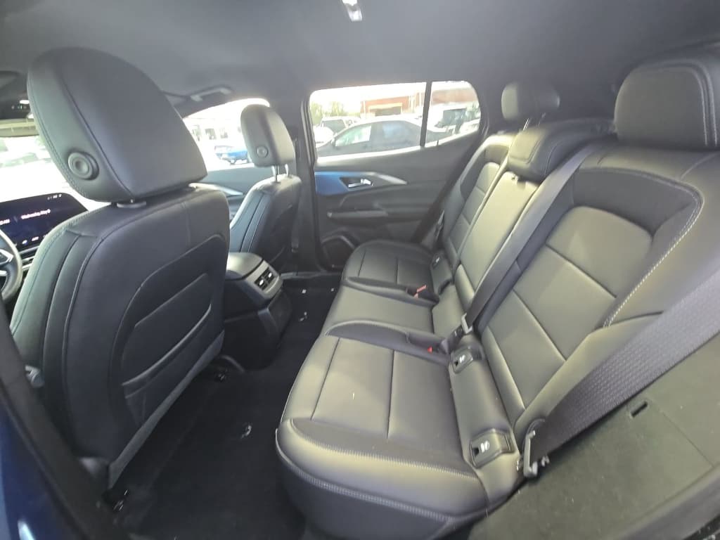 2025 Chevrolet Equinox EV view 6