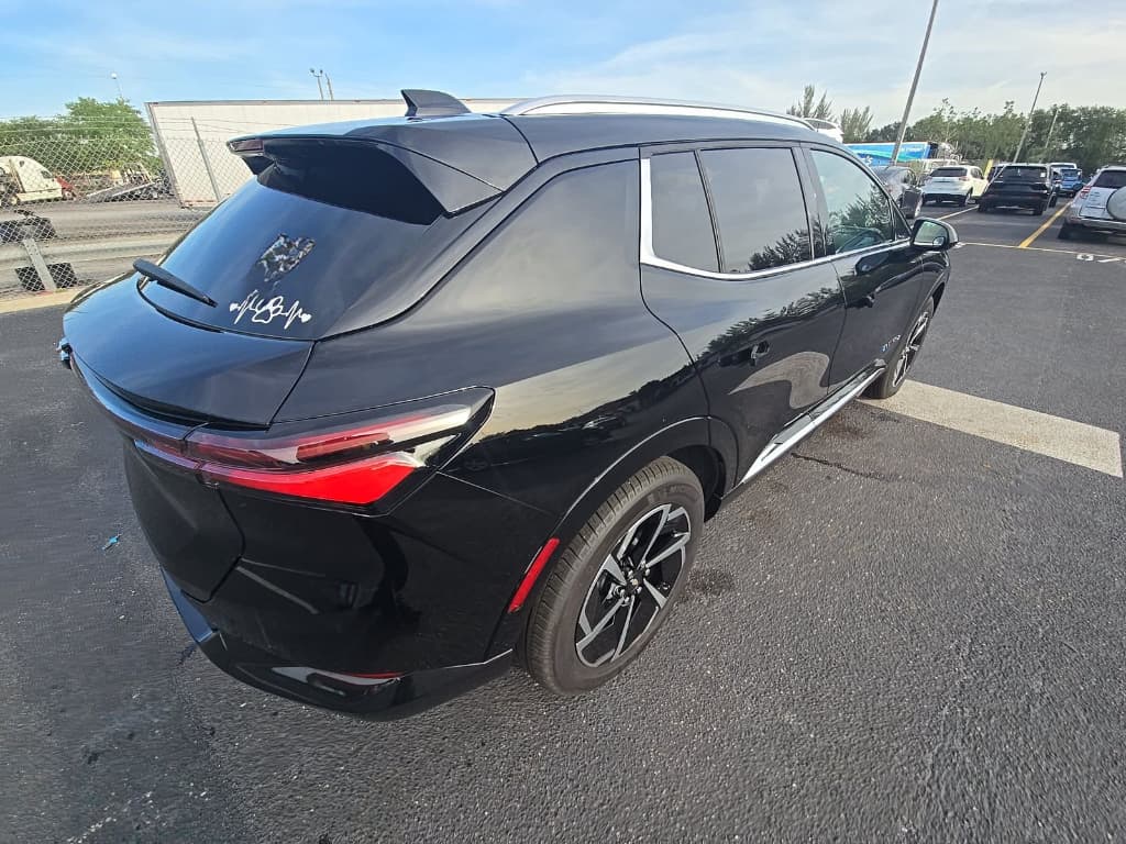 2025 Chevrolet Equinox EV view 3