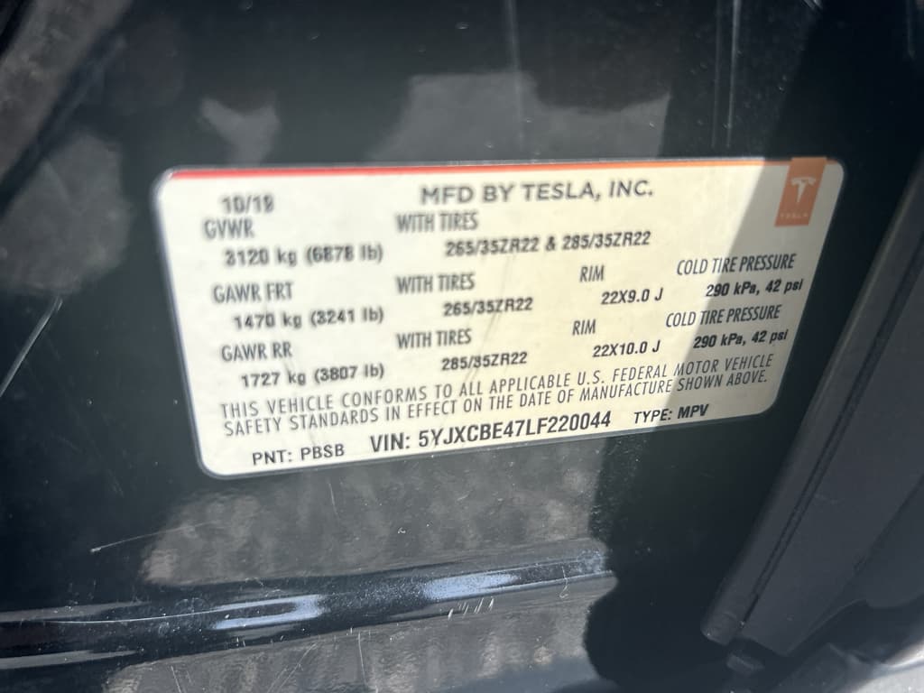 2020 Tesla Model X view 23