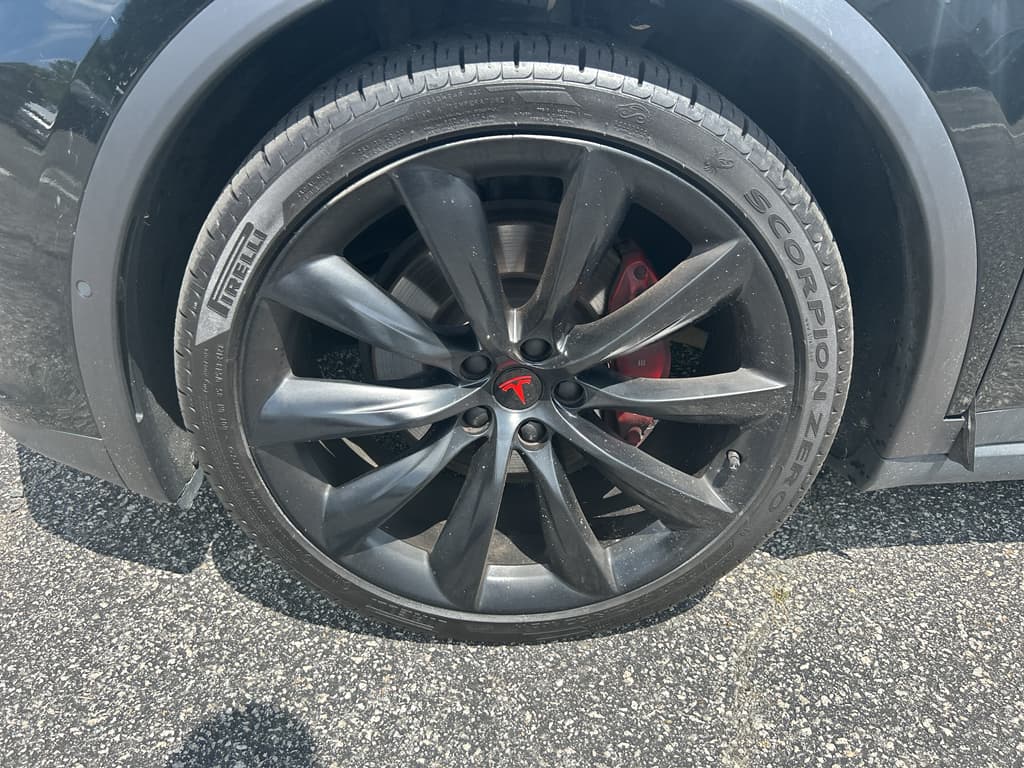 2020 Tesla Model X view 24