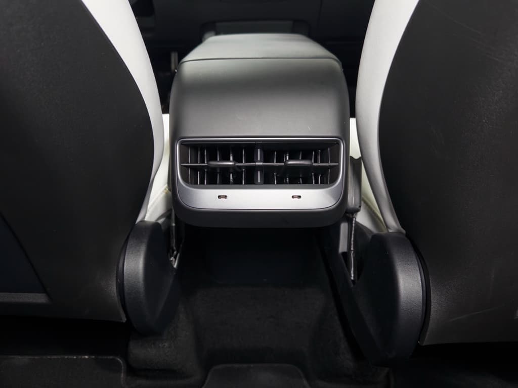 2025 Tesla Model Y view 19