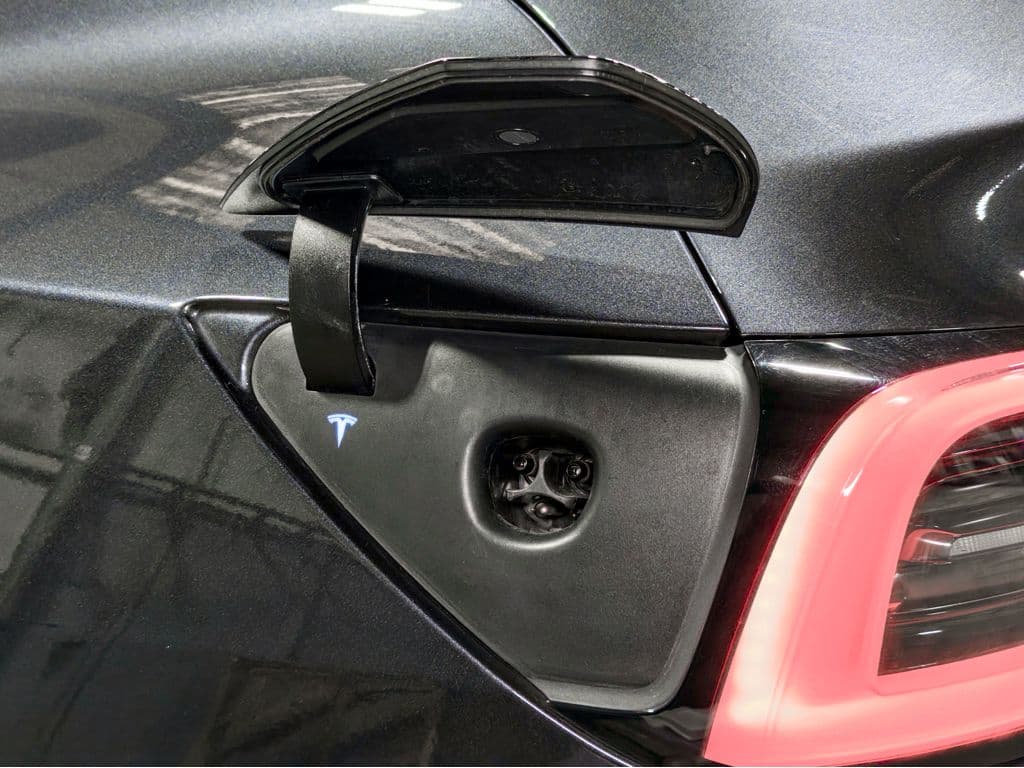 2025 Tesla Model Y view 5