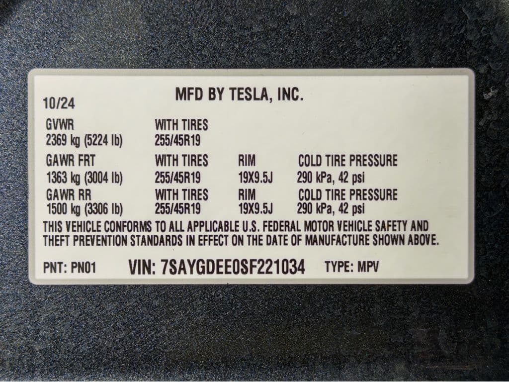 2025 Tesla Model Y view 27