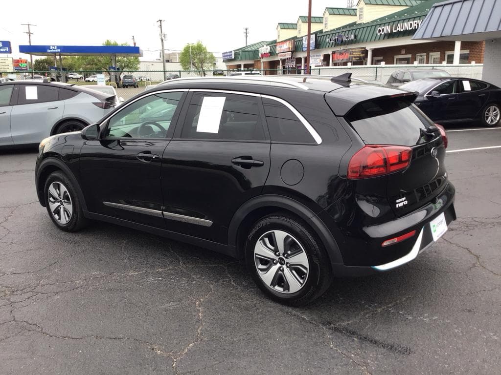2019 Kia Niro PHEV view 2