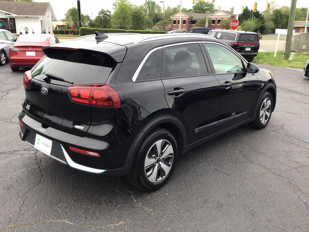 2019 Kia Niro PHEV view 3