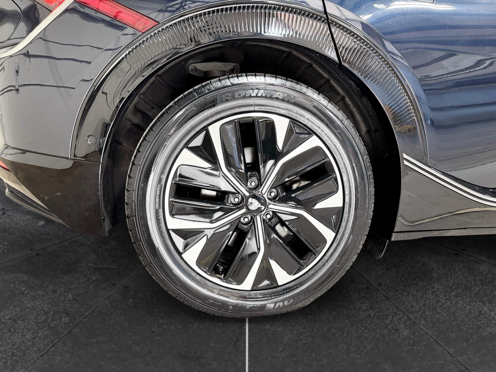 2024 Kia EV6 view 35