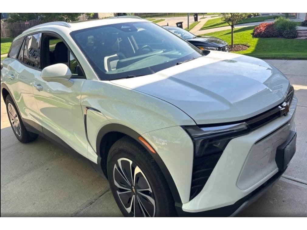 2024 Chevrolet Blazer EV view 2