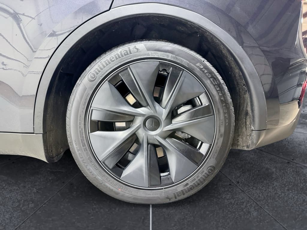 2025 Tesla Model Y view 32