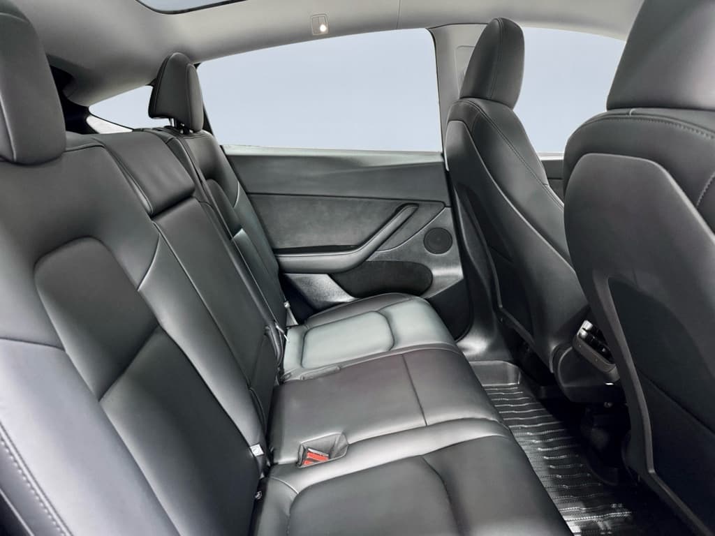 2025 Tesla Model Y view 20