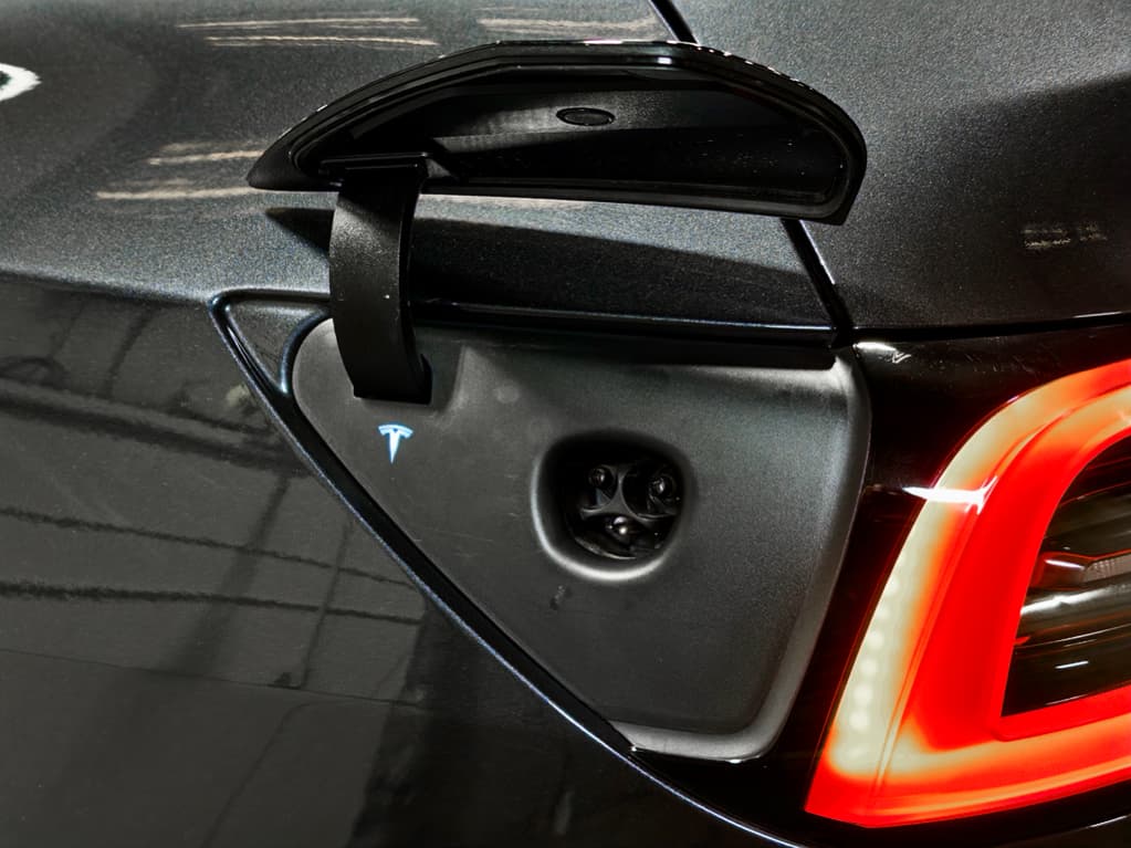 2025 Tesla Model Y view 5