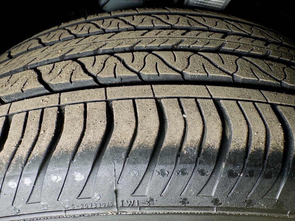 2025 Tesla Model Y view 33