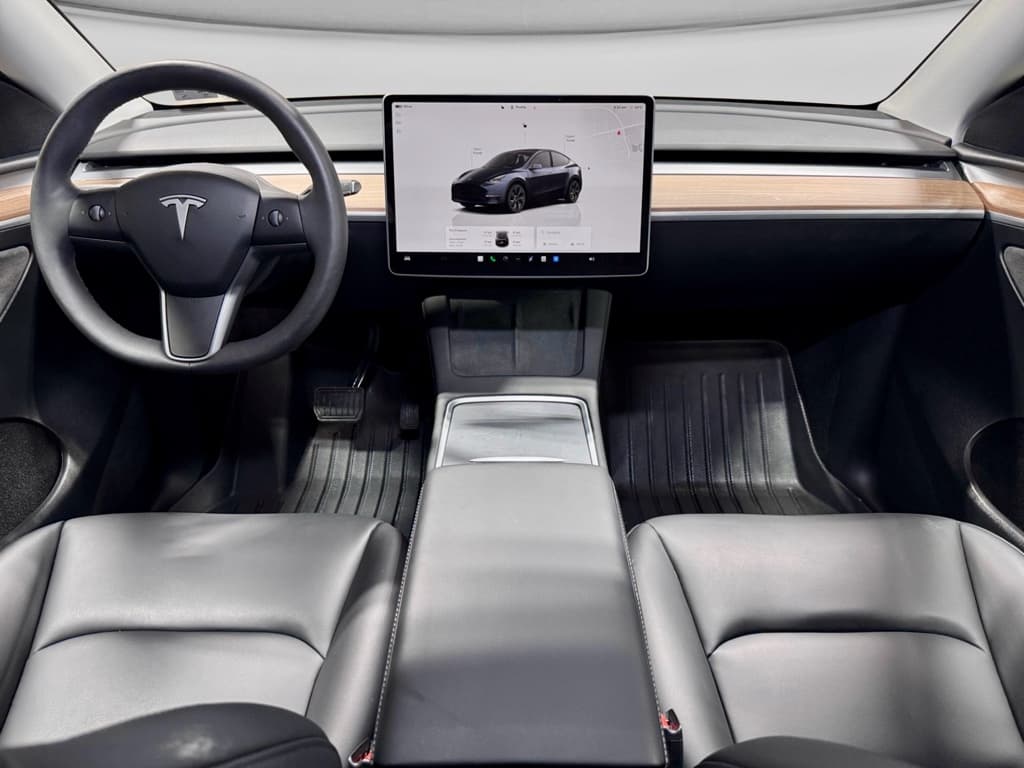 2025 Tesla Model Y view 15