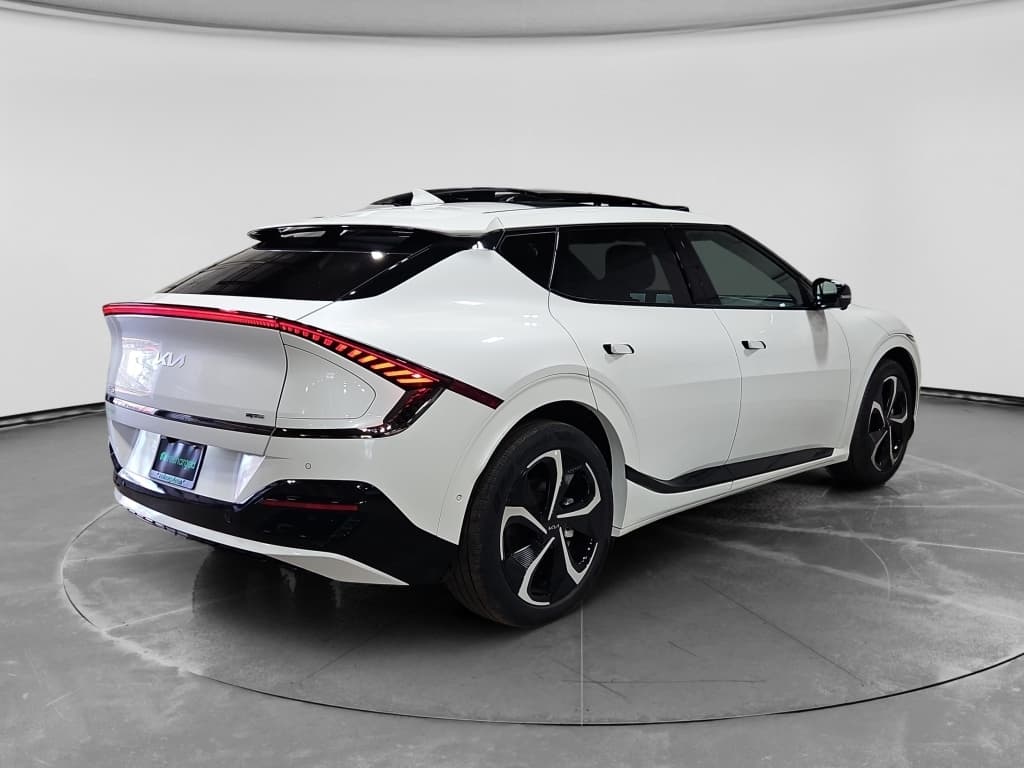 2024 Kia EV6 view 3