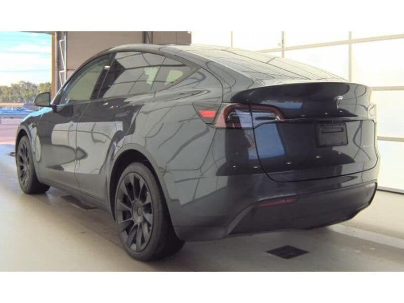 2024 Tesla Model Y view 4