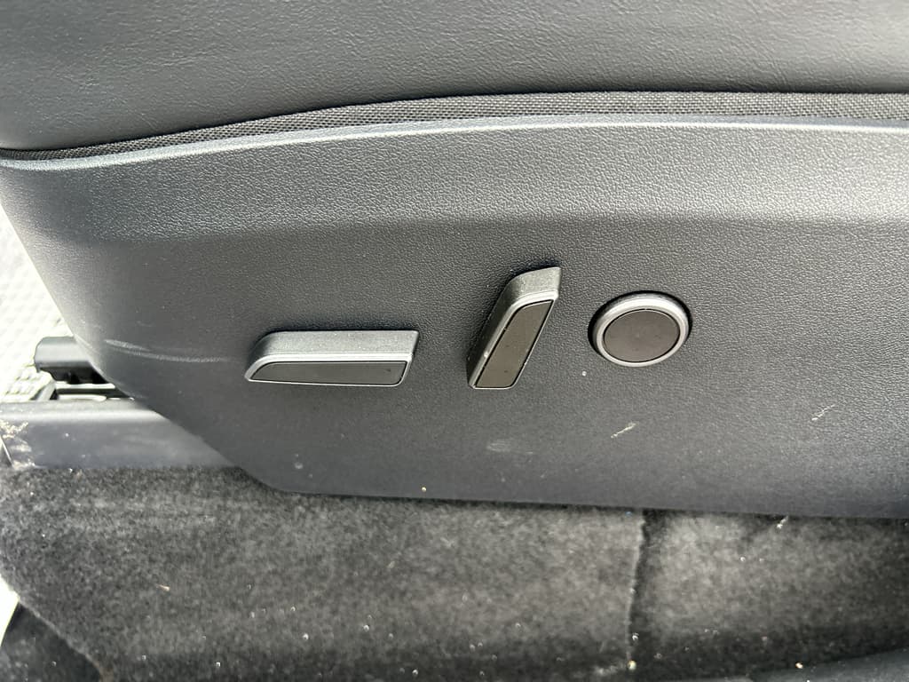 2024 Tesla Model Y view 7