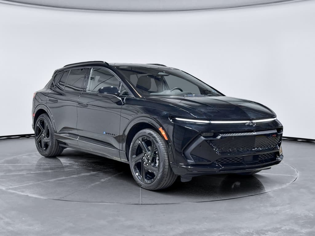 2024 Chevrolet Equinox EV view 4